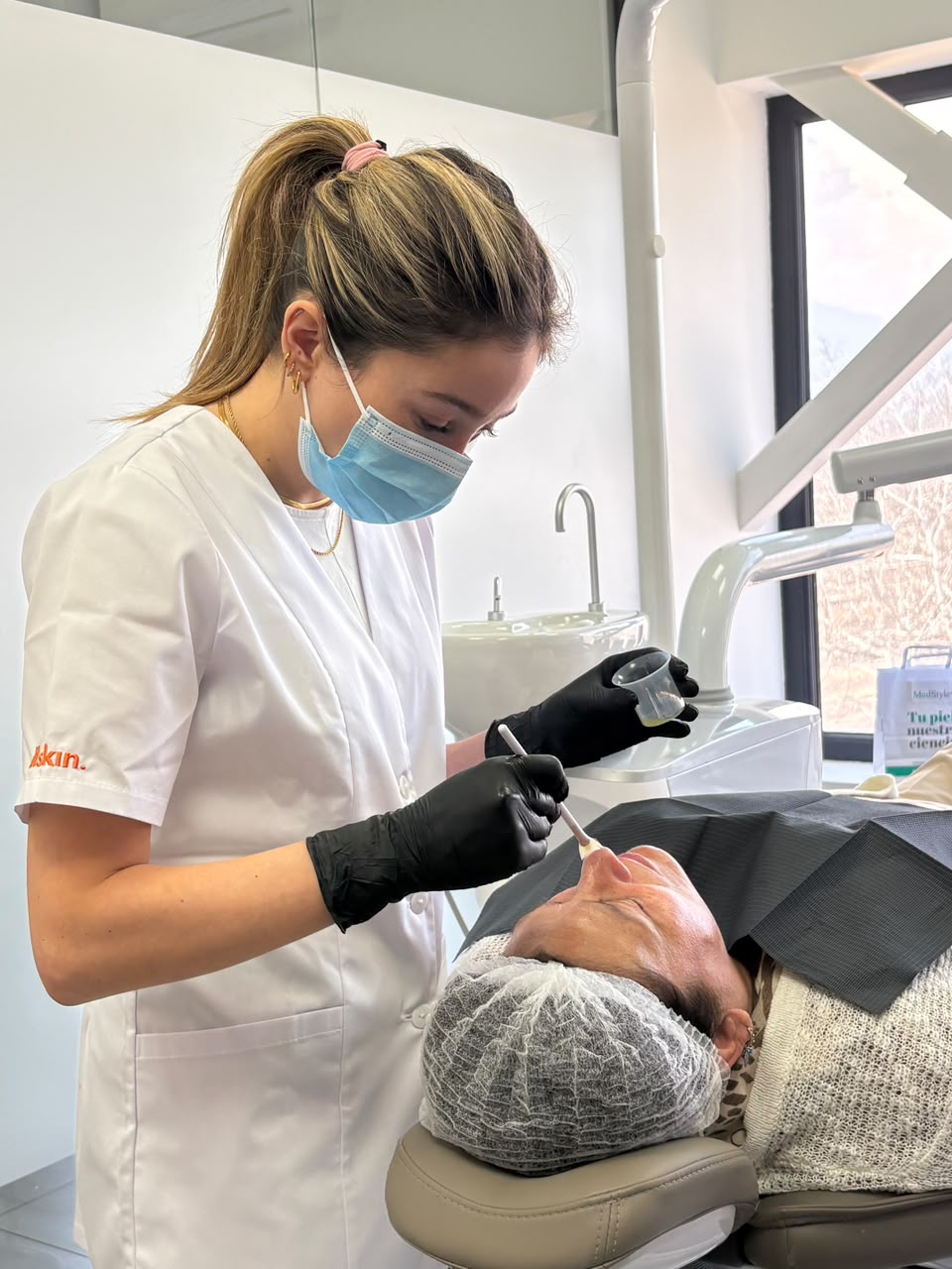 Aplicación de tratamiento facial